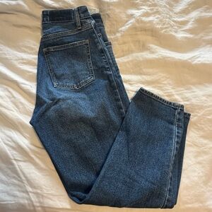 Abercrombie & Fitch - Mom High Rise Curve Love Jeans.